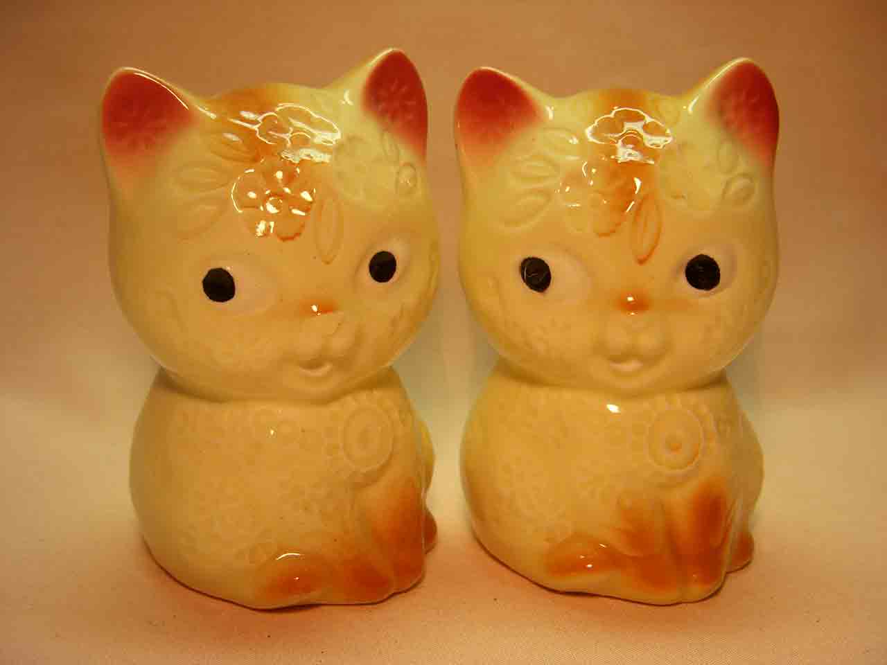 Cats salt and pepper shakers