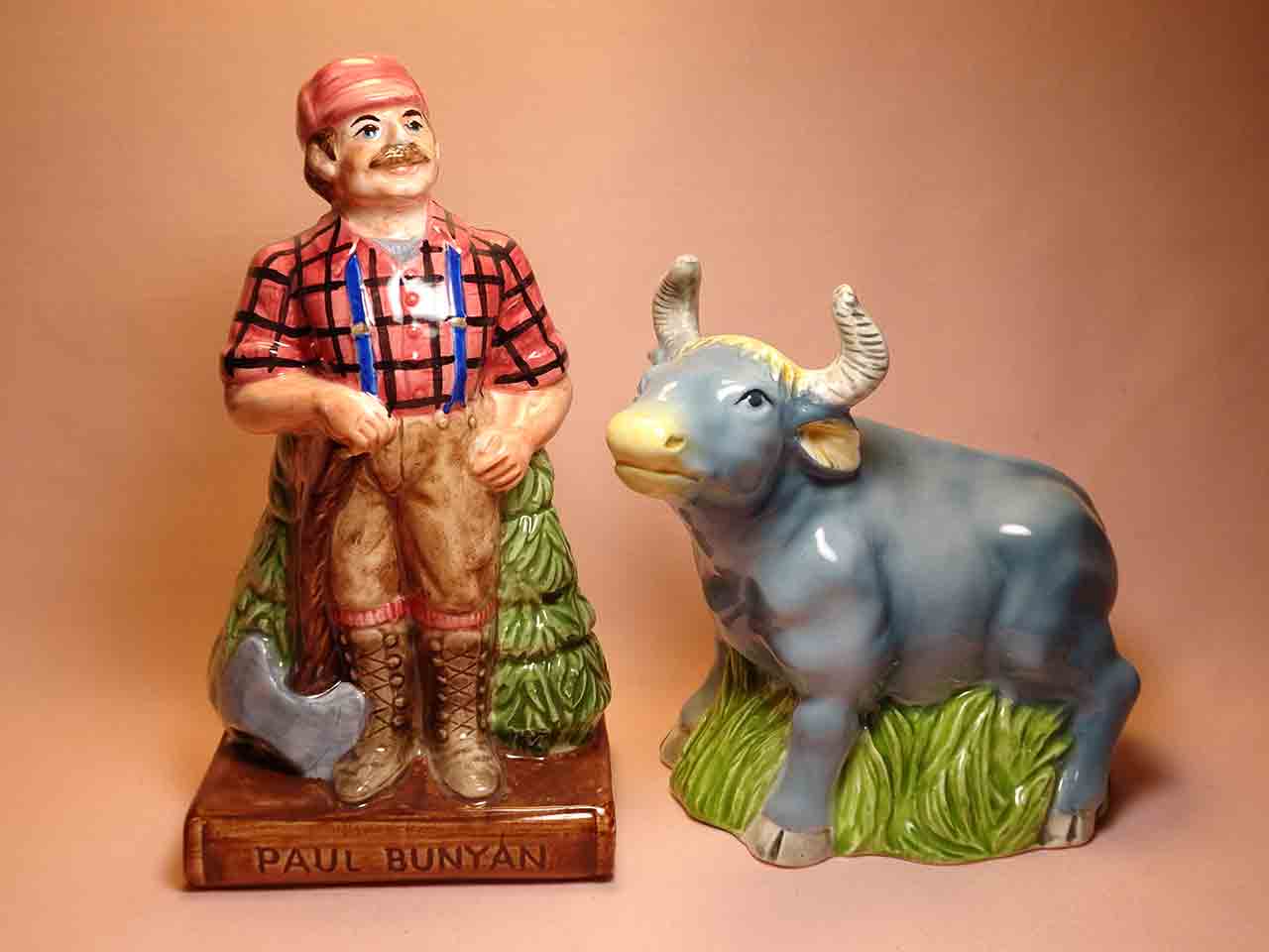 American Folklore series of salt and pepper shakers - Paul Bunyan