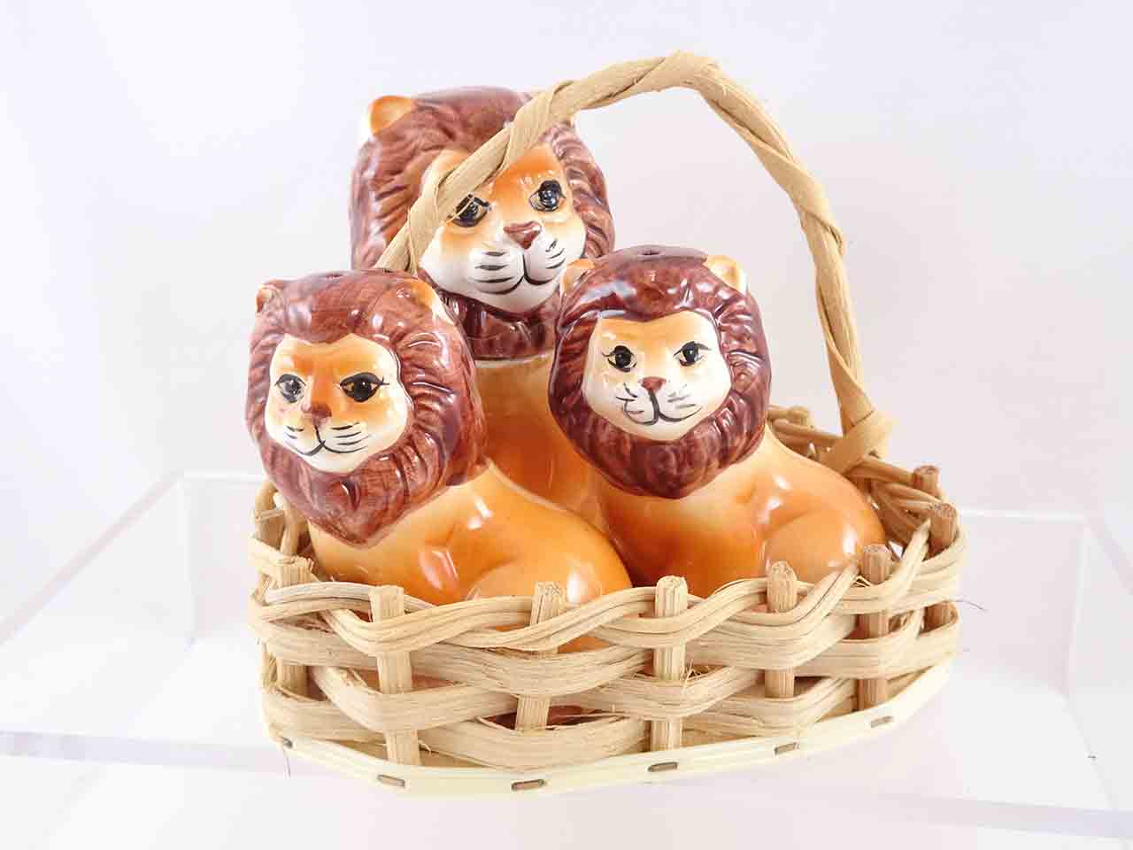 Lion condiment salt and pepper shaker