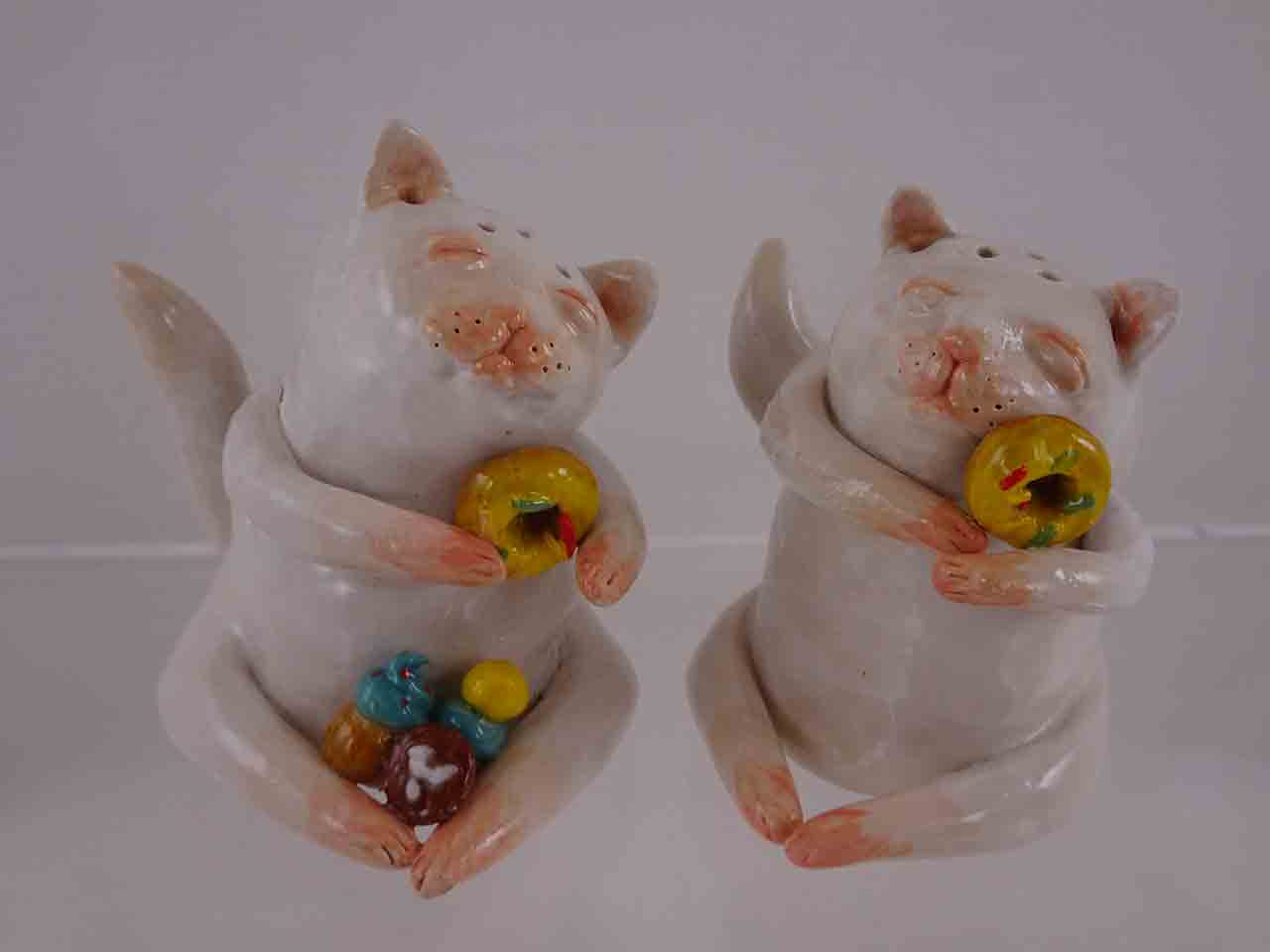 Cats salt and pepper shakers by Agata / Matylda Ceramics from Poland