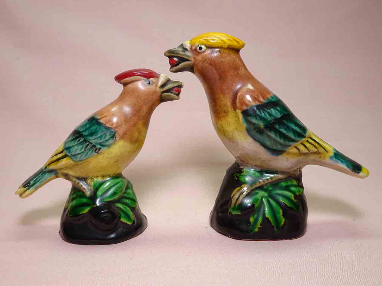 Vintage Made in Japan birds salt and pepper shakers - Unknown Species