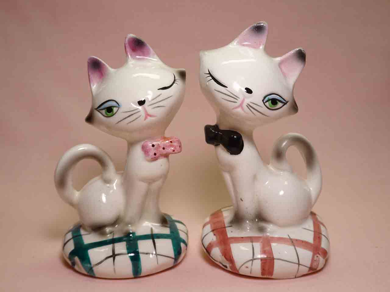 Japan Cats on Pillows and Wearing Ribbons or Bows salt and pepper shakers