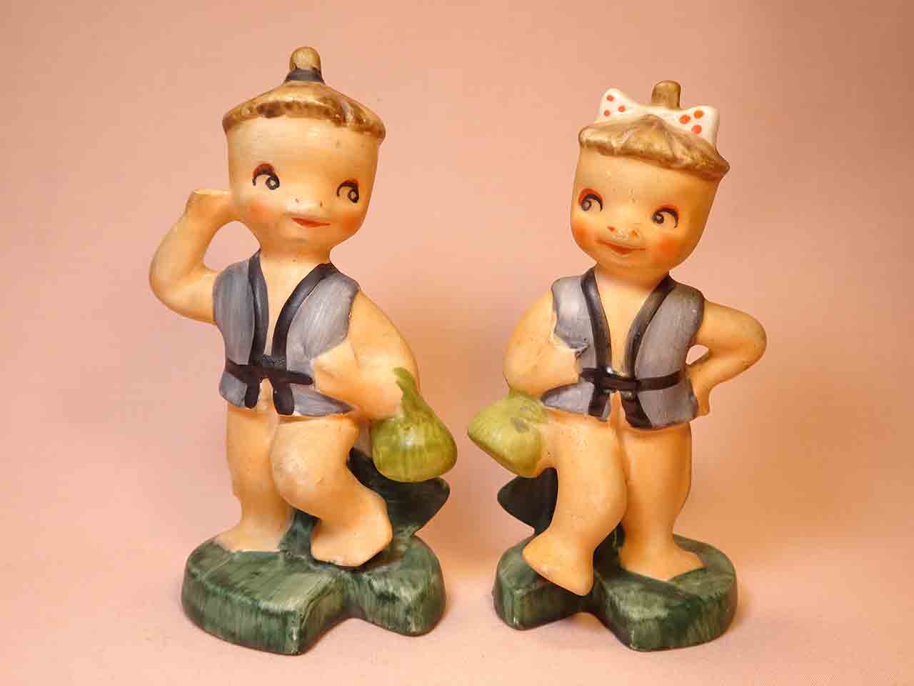 Kappas salt and pepper shakers