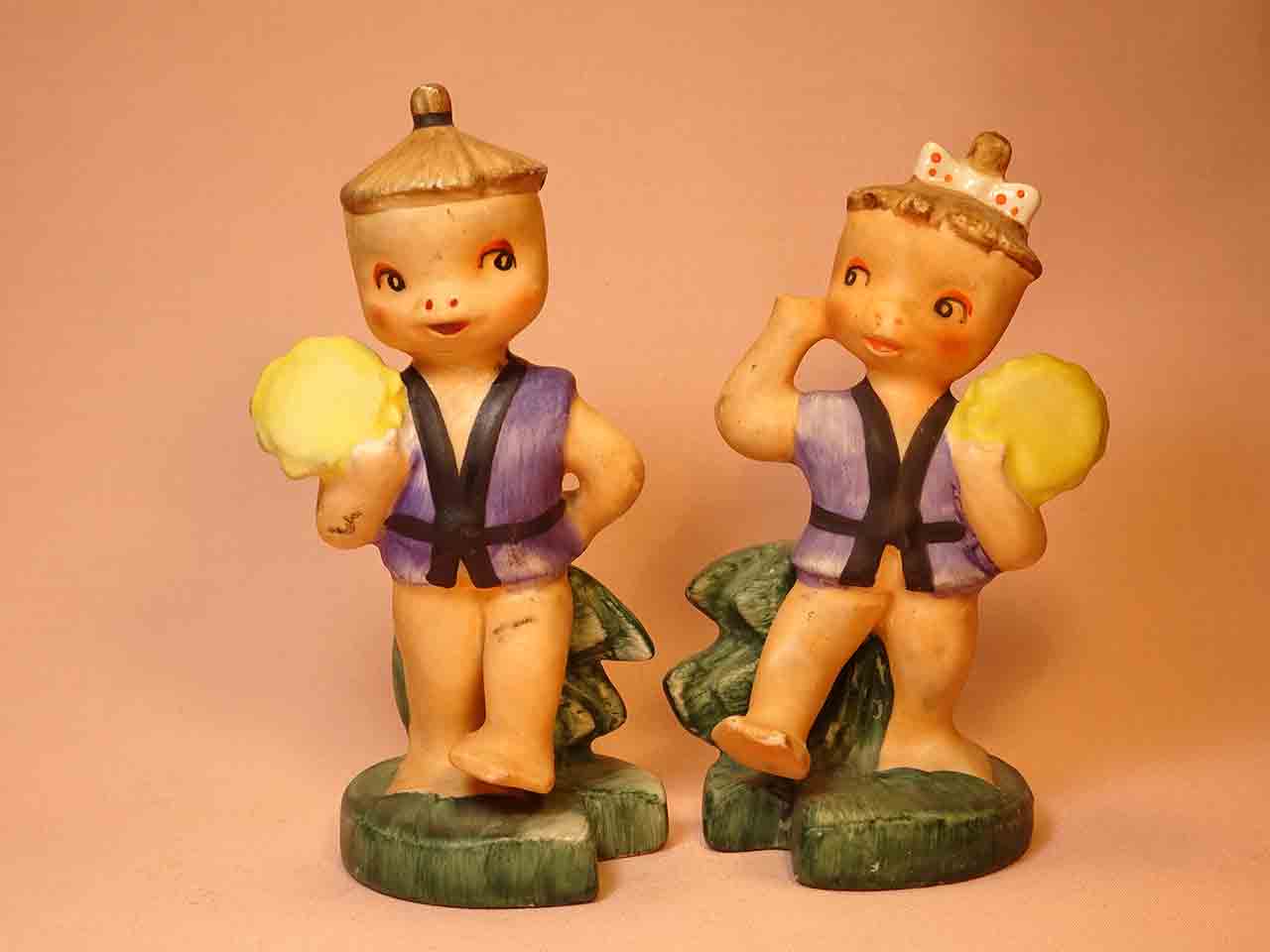 Kappas salt and pepper shakers