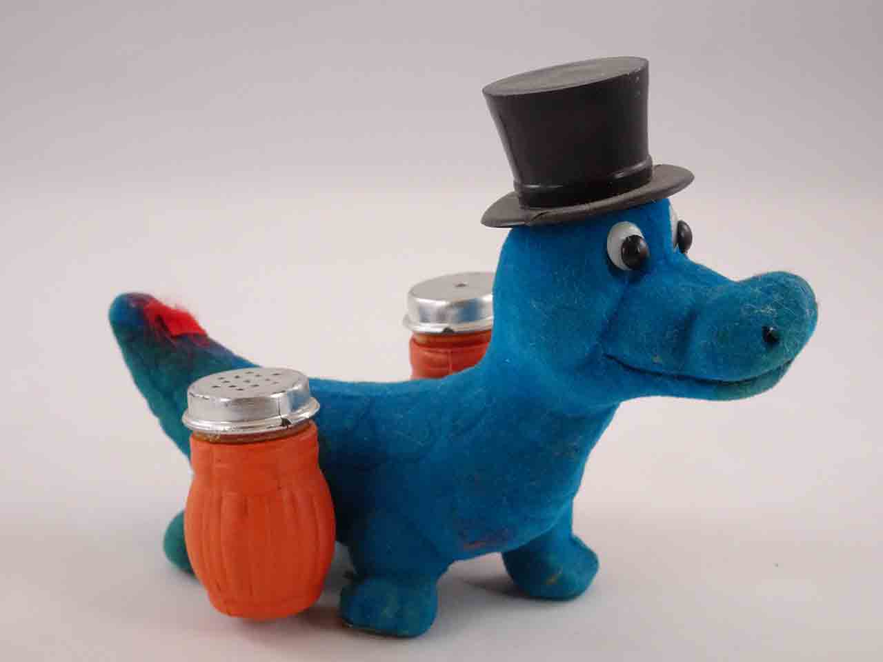 Fuzzy plastic alligator salt and pepper shakers