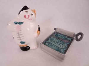 Clay Art cat with open can of sardines by Clay Art salt and pepper shakers