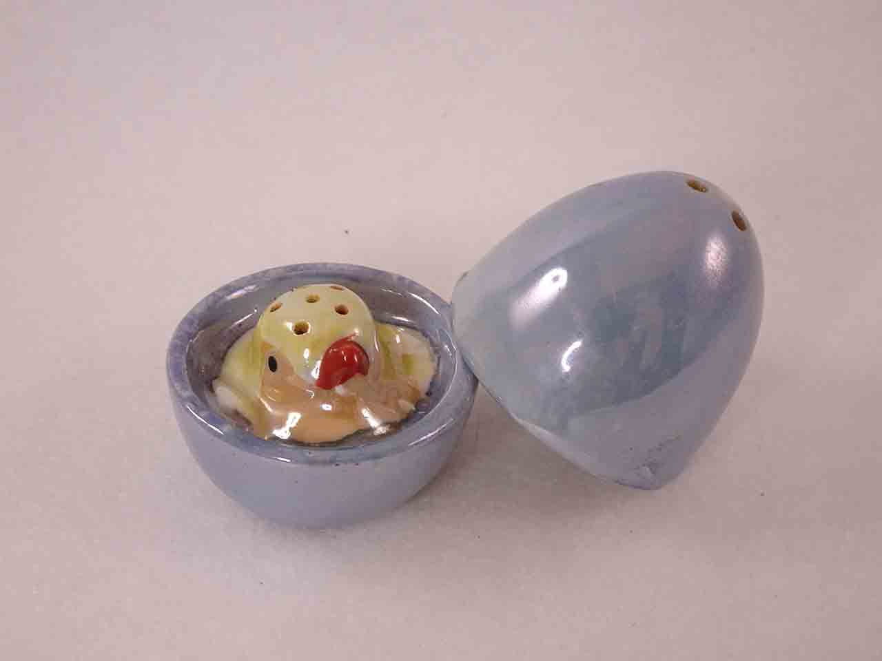 Lusterware baby bird in nest stacker salt and pepper shaker