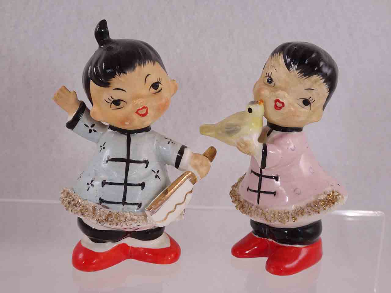 Enesco Japanese Girls with Gold Spaghetti Like Trim salt and pepper shakers