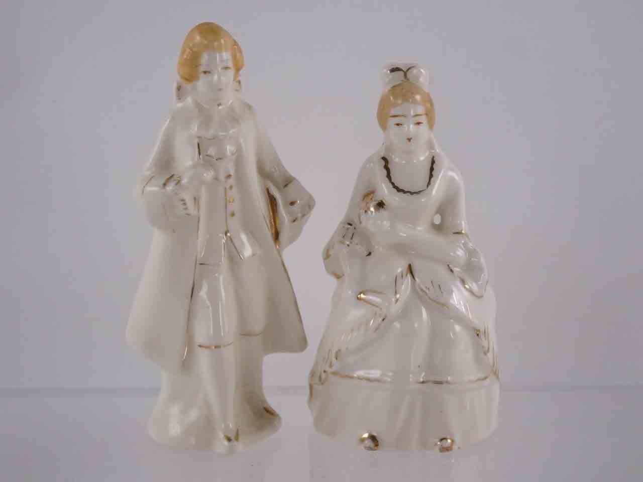 Colonial lady & gentlemen salt and pepper shakers