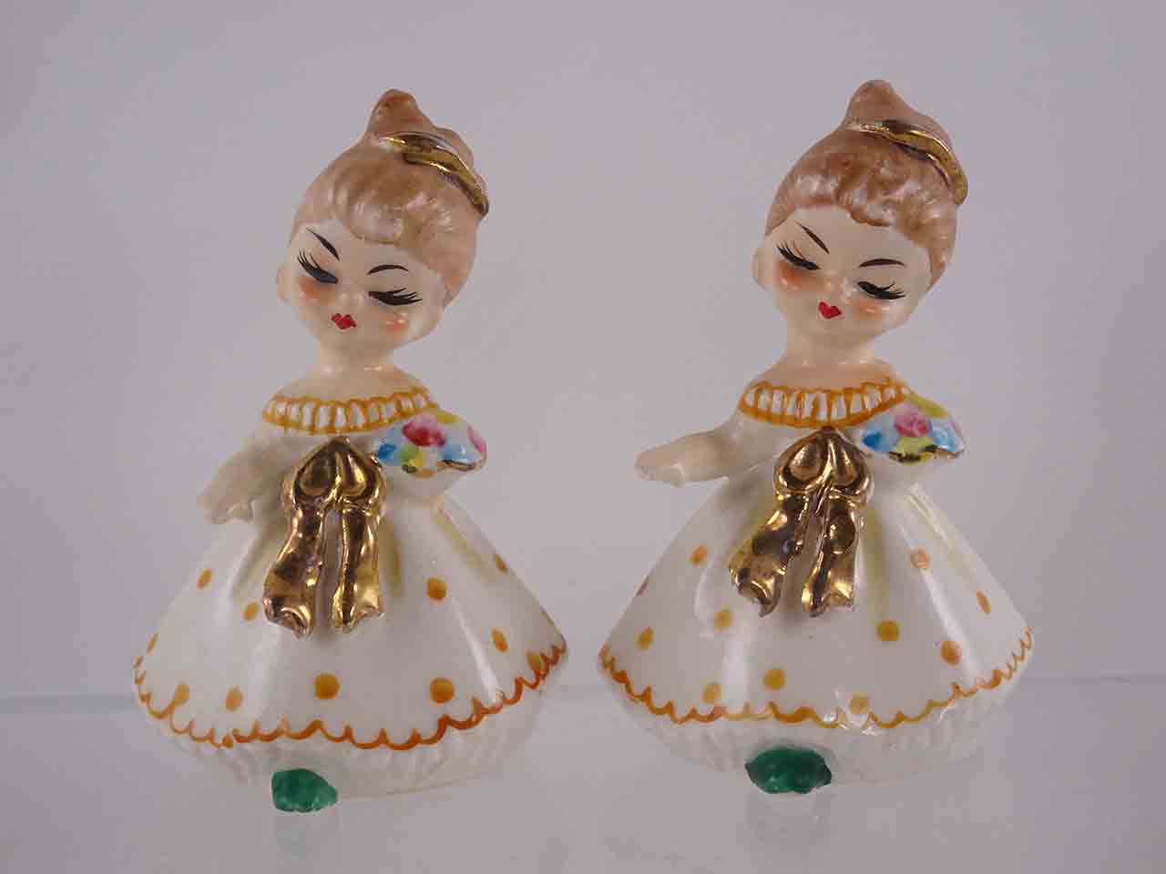 Marilyn-Exclusive CONSCO Japan imports - Girls in fancy dresses - salt and pepper shakers