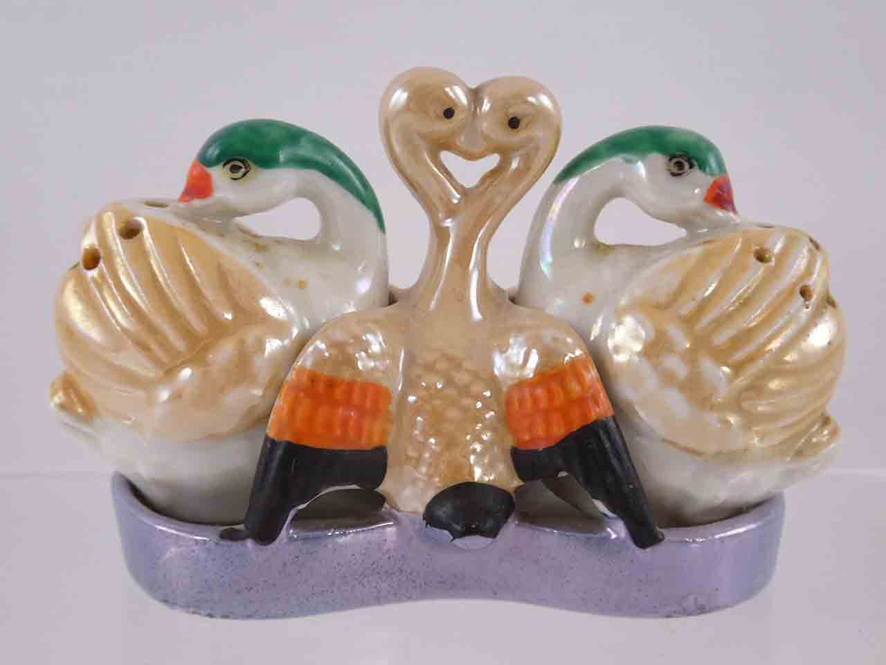 SEIEI Lusterware Swans 3pc salt and peper shakers set