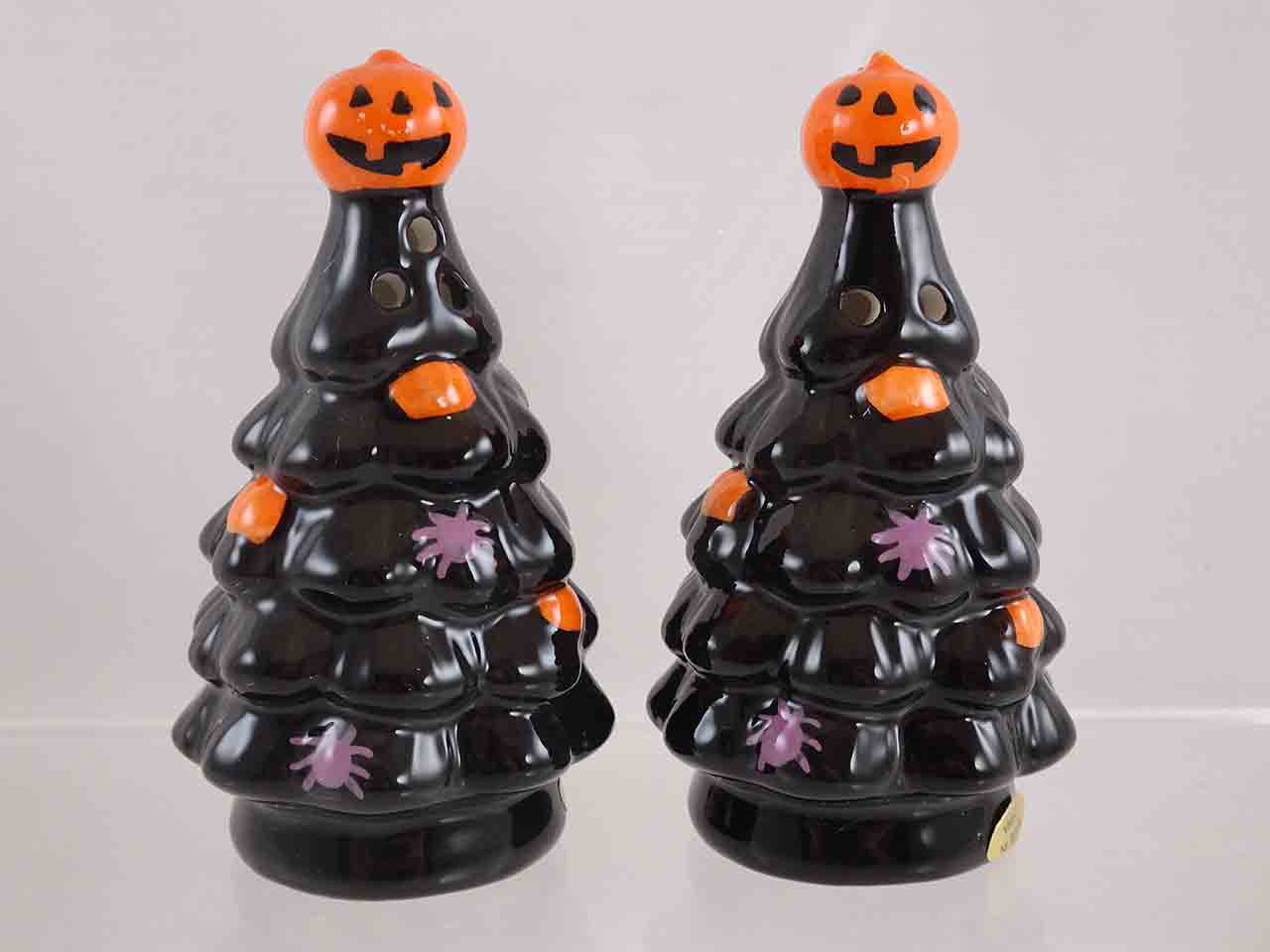 Holiday trees salt and pepper shakers - Halloween pumpkin / jack-o-lantern