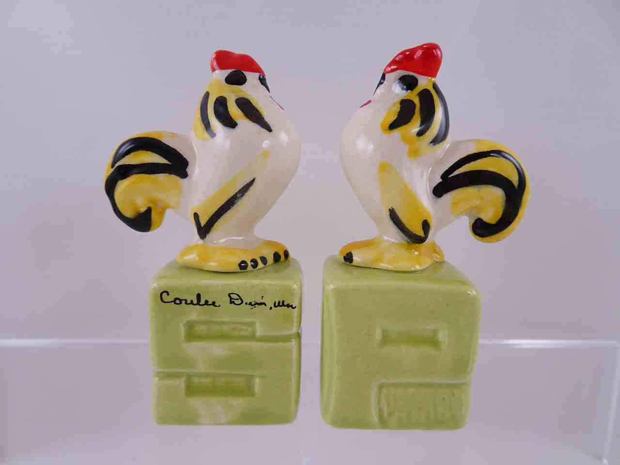 Animals on S&P letters salt and pepper shakers - Roosters