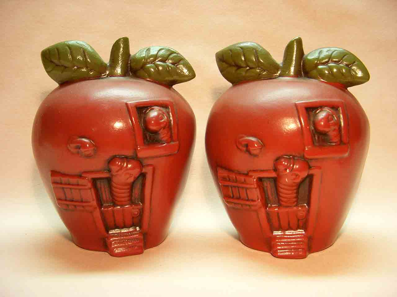 Twin Winton red apples salt and pepper shakers