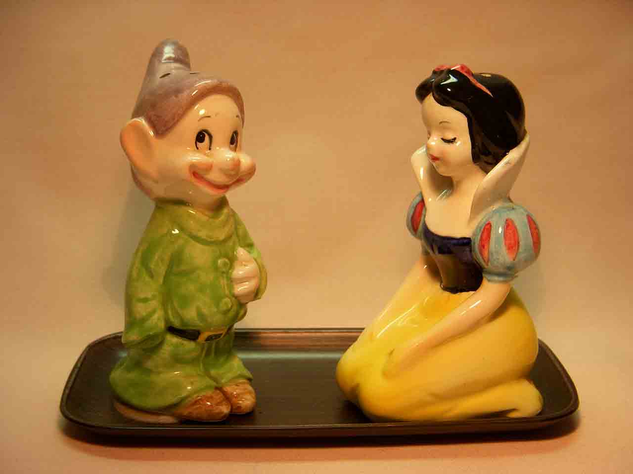 Vintage Enesco series of Walt Disney characters on trays - Snow White and Dopey