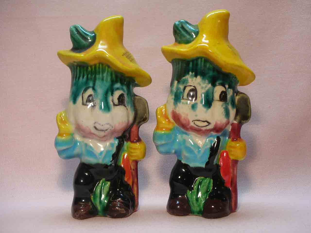 Anthropomorphic vegetable farms salt and pepper shakers called "Country Cousins" - Celery