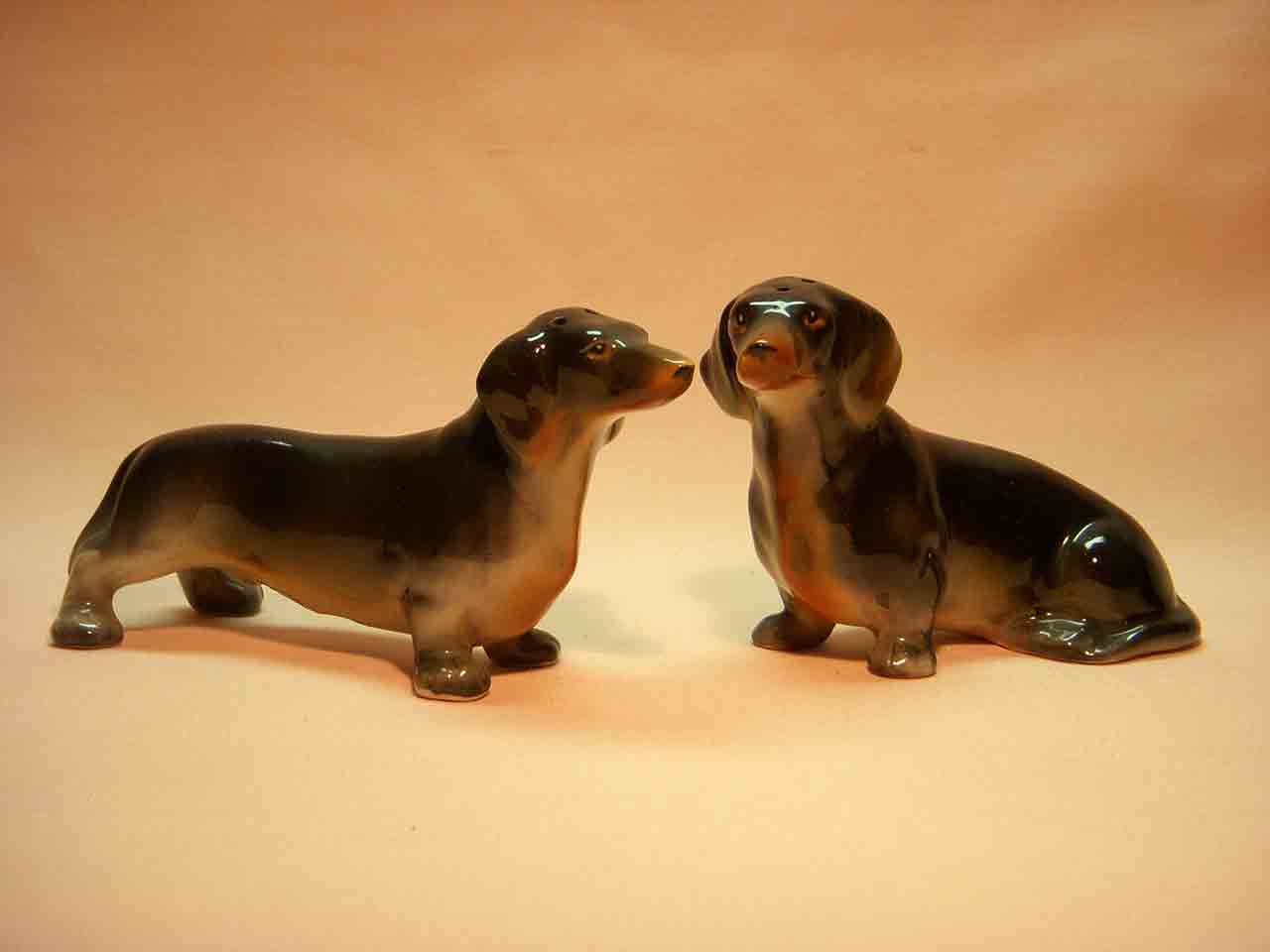 Relco Japan realistic dog breed series of salt and pepper shakers - Dachshunds