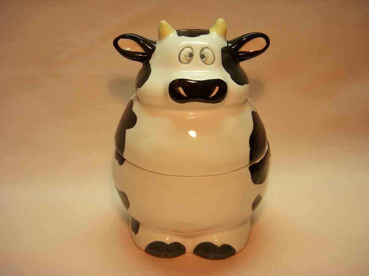 Ganz fat two piece animal stacker series of salt and pepper shakers - cow