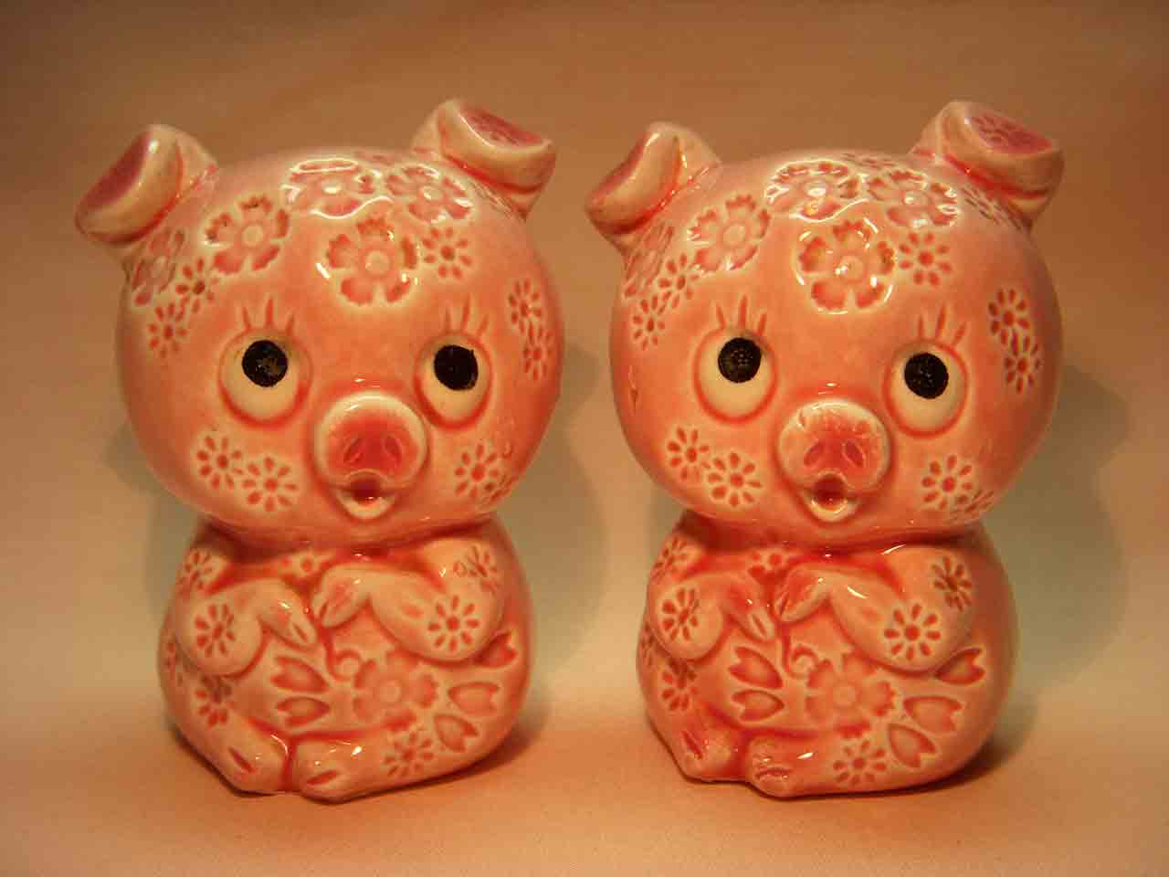 Pigs salt and pepper shakers