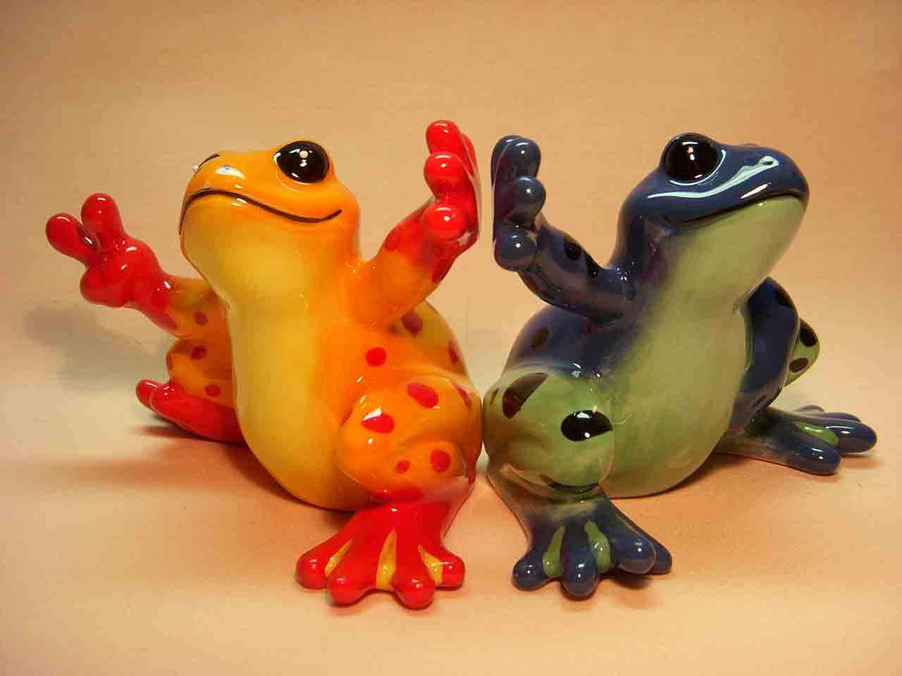 Peace Frogs by Westland Giftware salt and pepper shakers