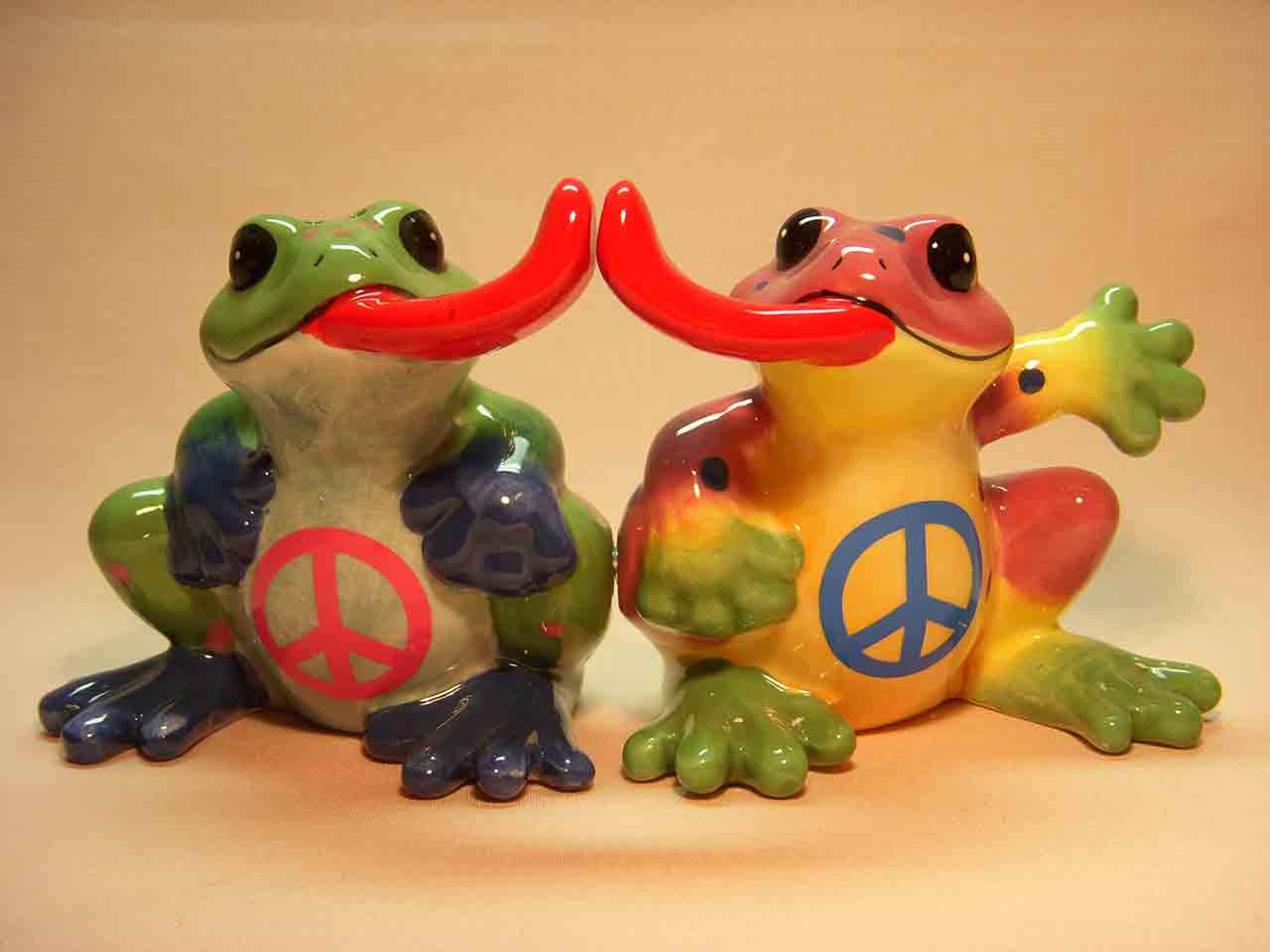 Peace Frogs by Westland Giftware salt and pepper shakers