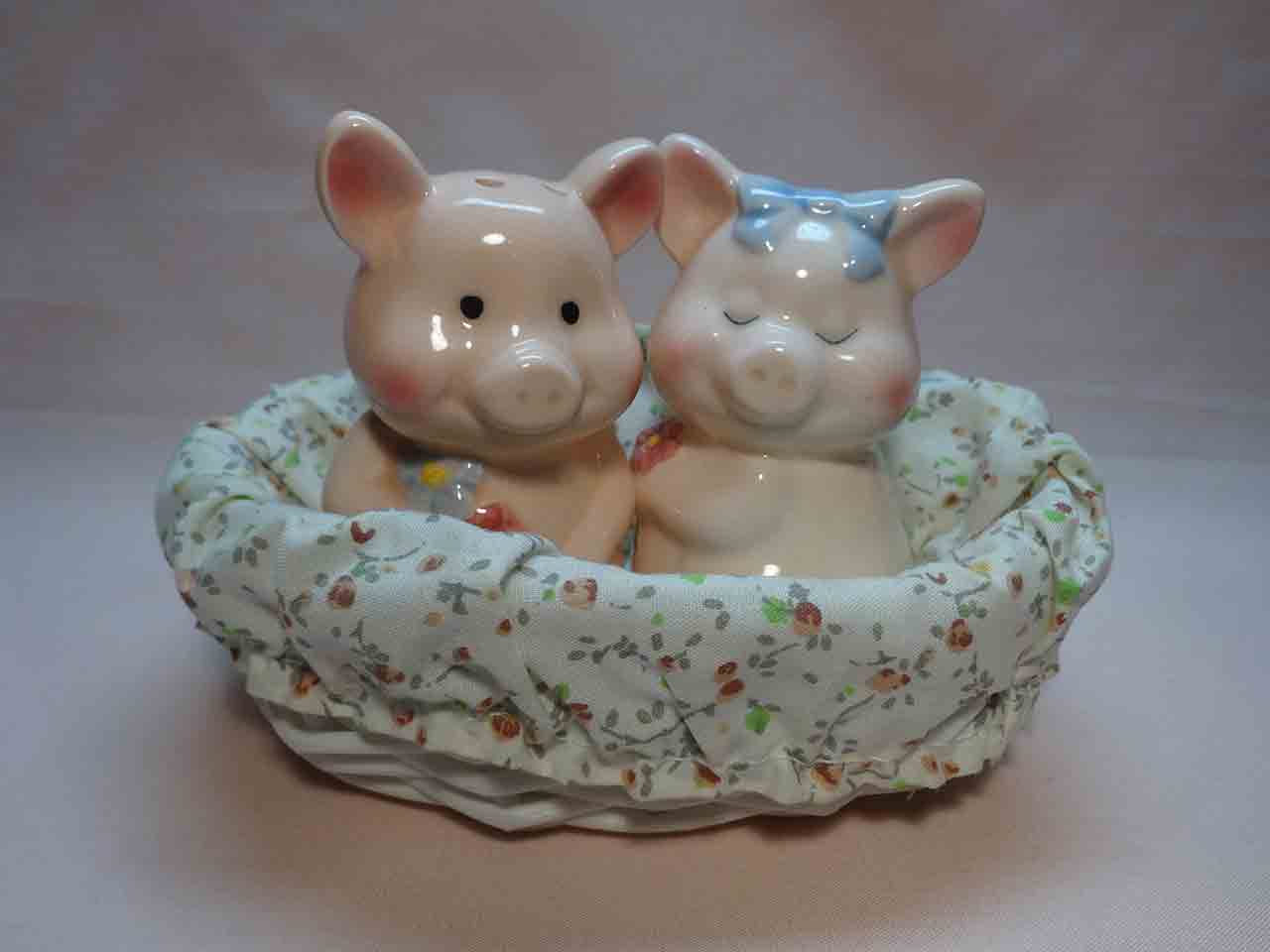 Pigs salt and pepper shakers