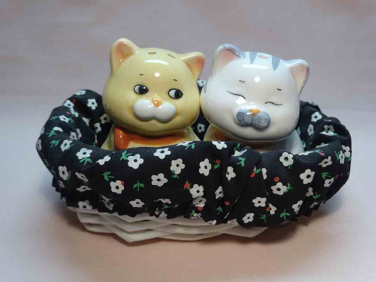 Cats salt and pepper shakers