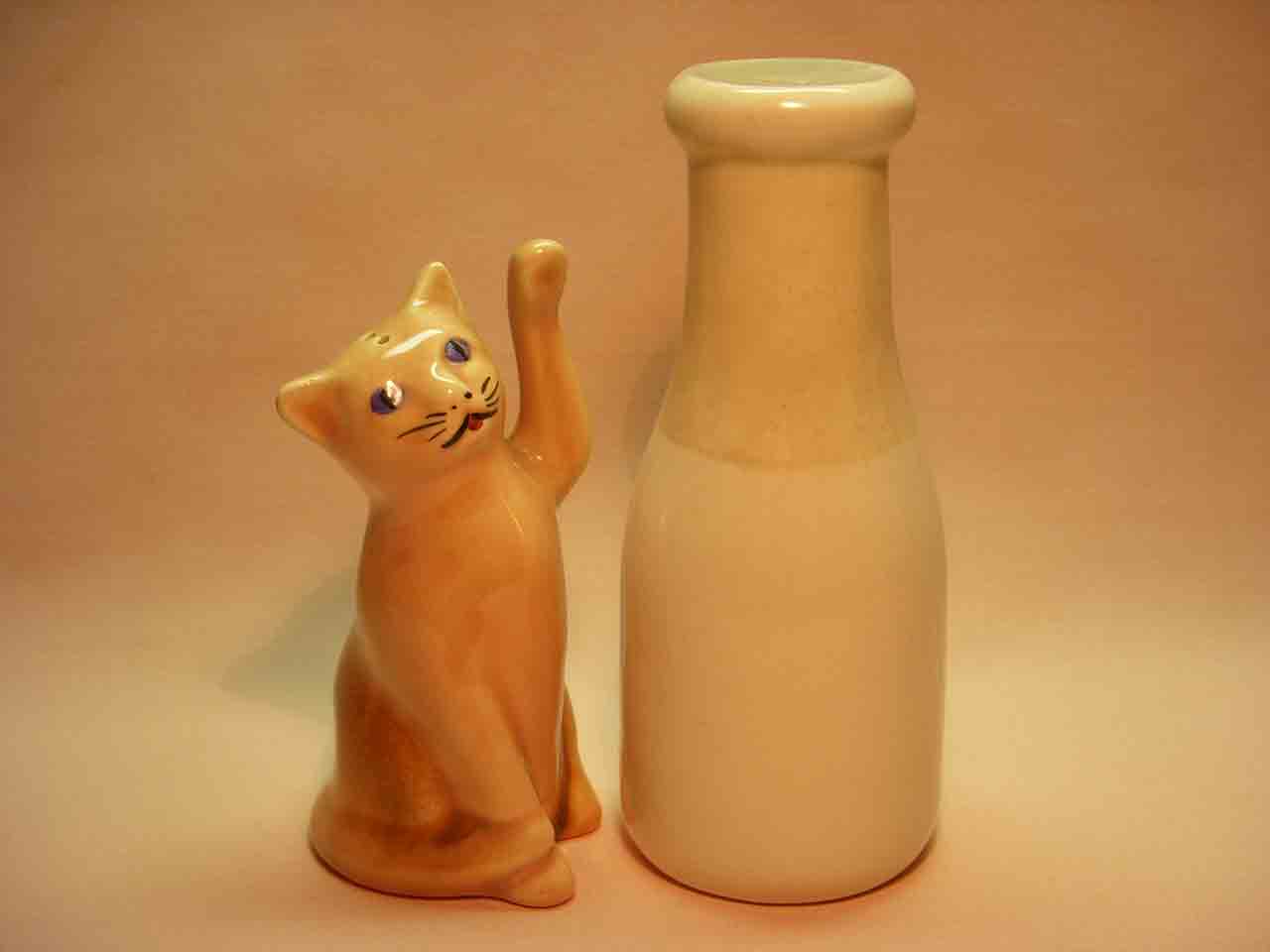 Vallona Starr kitten with milk bottle salt and pepper shakers