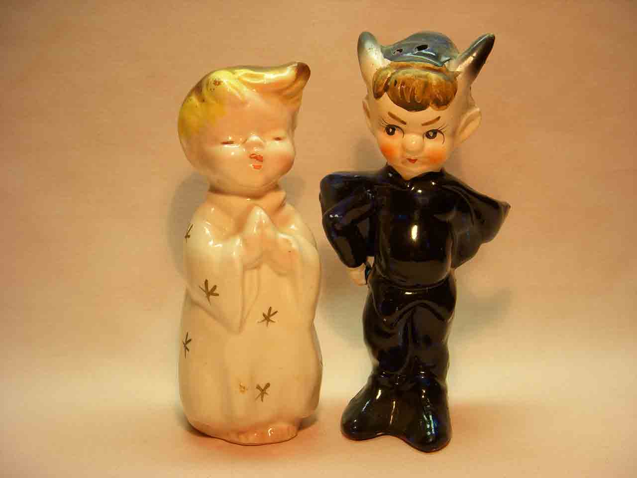 Kreiss Little Devil salt and pepper shakers